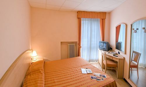 Hotel Residence Dei Fiori Baveno Exterior photo