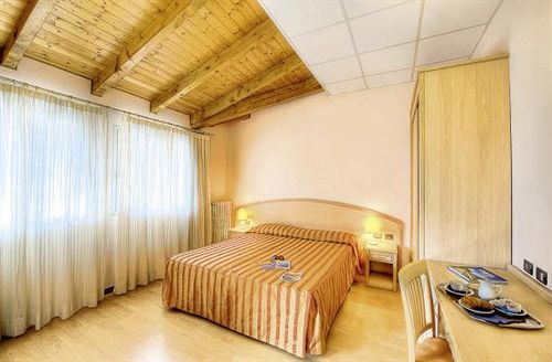 Hotel Residence Dei Fiori Baveno Exterior photo